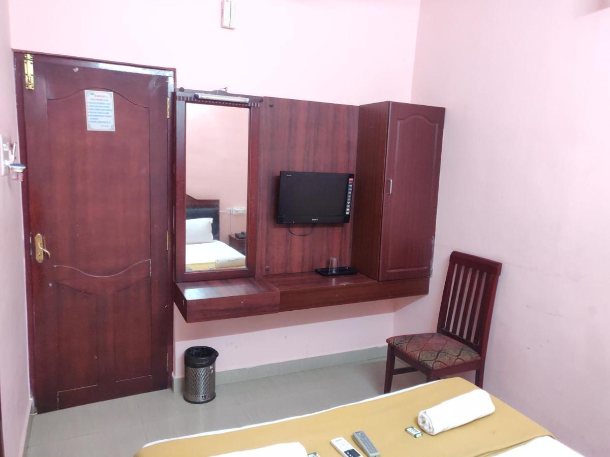 Hotel Harish Рамешварам Экстерьер фото
