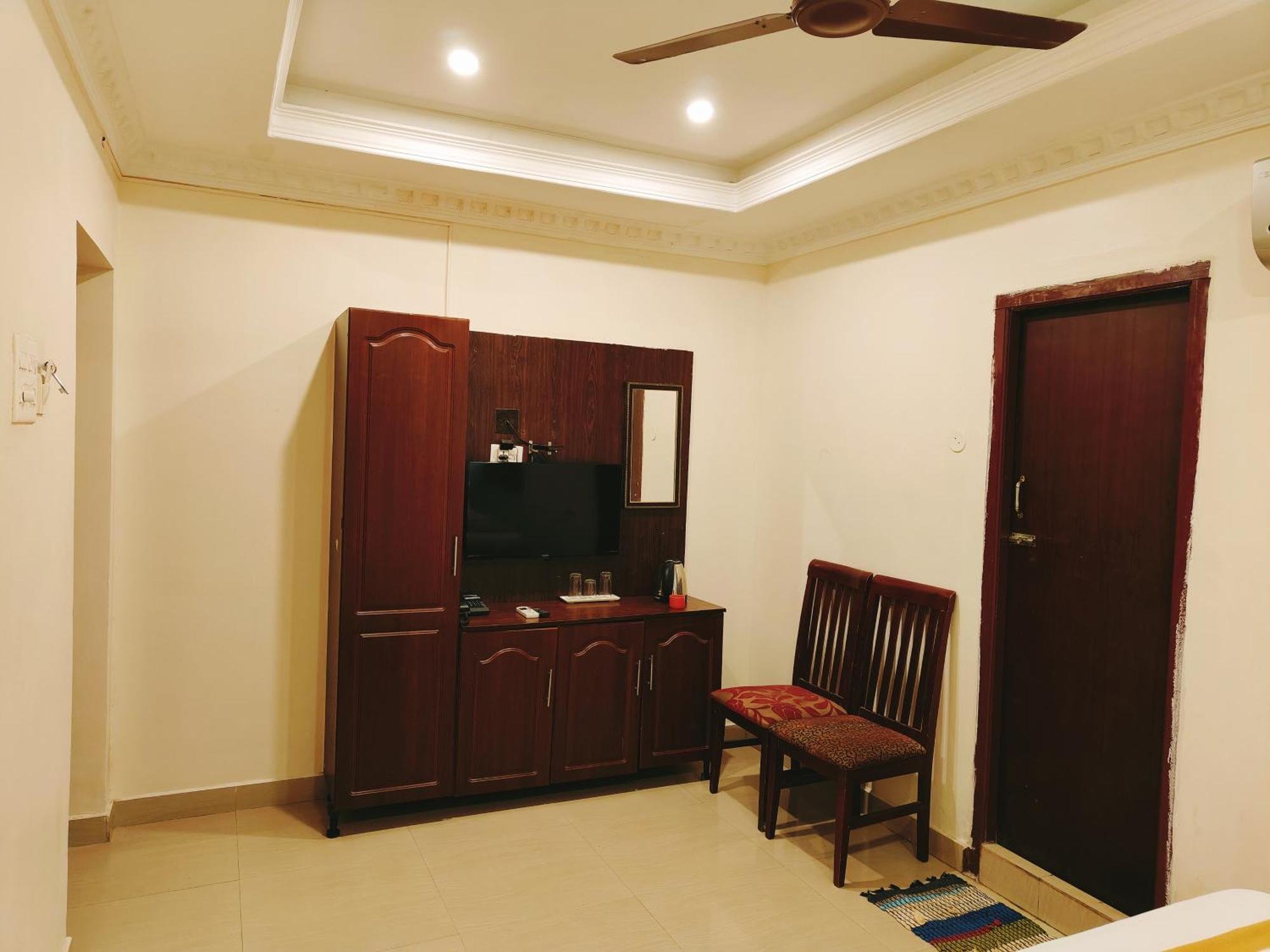 Hotel Harish Рамешварам Экстерьер фото